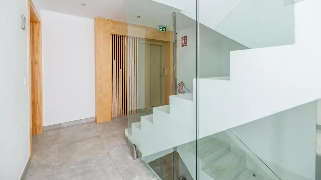 Huerto 22 Chic Urban Corner Apartment Estepona
